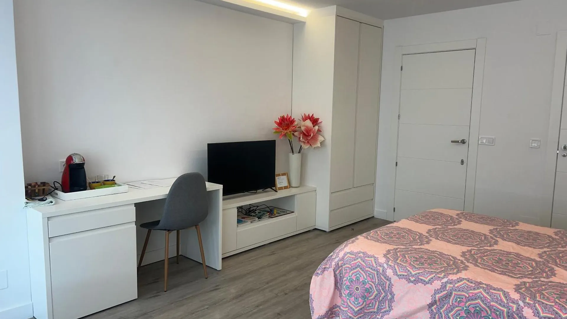 Suite Los Castros Santander 0*,  España